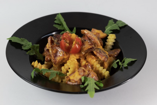 Pommes s kobasicama