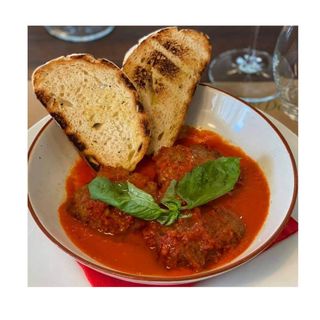 Домашни италиански телешки кюфтета в доматен сос