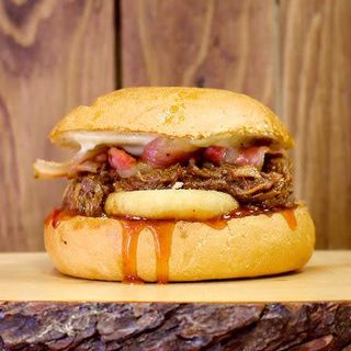 Hamburger pulled pork menù