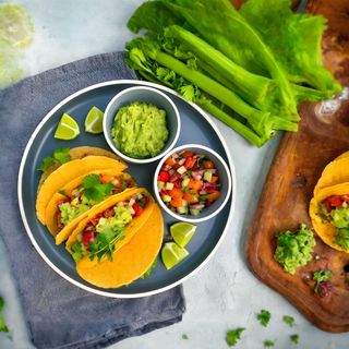 3 szt Tacos z szarpanym kurczakiem