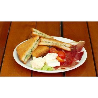 Punjene prženice sa njeguškim pršutom