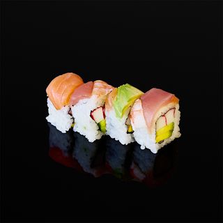 U110.Uramaki rainbow roll con surimi - 8 pezzi