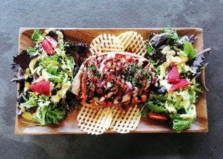 Bruchetta de Filetes de Cavala com Chutney de Pimentos