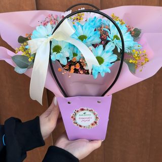 ფერადი ქრიზანთემები კალათში #2