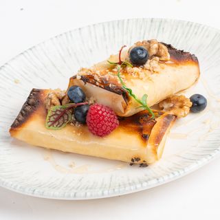 Фермерско сирене с точени кори с мед и орехи (200 г.)