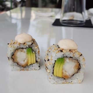 Uromaki Roll De Langostino En Tempura