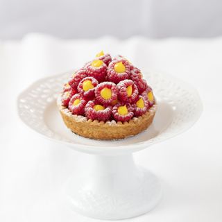 Crostatina lamponi ripieni di crema pasticciera