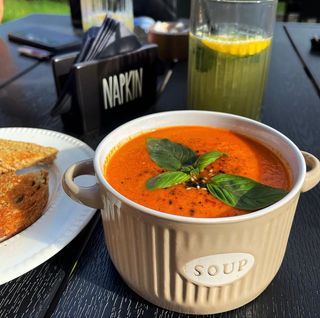 Supa crema de Rosii si ardei capia, mozzarellla