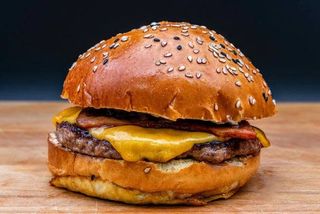 Hambúrguer com Tudo + Coca-Cola