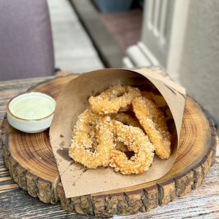 Кальмар фрі з соусом тар-тар (150/30гр)