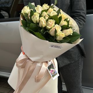 19 троянд Талея