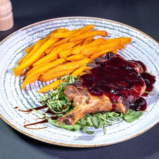 Crannberries pork chops