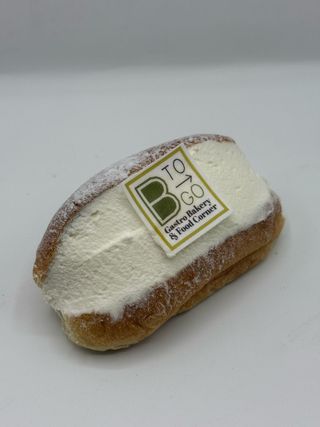 Panna e zucchero a velo