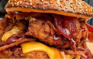 Hamburguesa, Bacon, Queso, Cebolla Caramelizada, Huevo