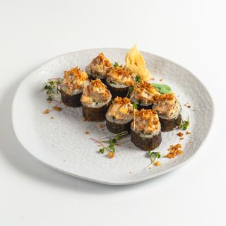 Рол з запеченим лососем, сирним соусом та шпинатом(275г)