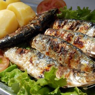 Sardinhas com Salada 