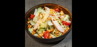 Цезар с пилешко филе 400г