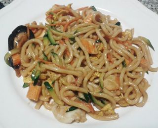 Udon con frutti di mare