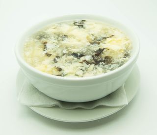 Supa de ou cu urechi de lemn