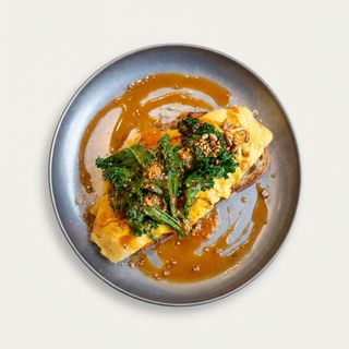 Tostada De Huevos Revueltos Y Dukkah