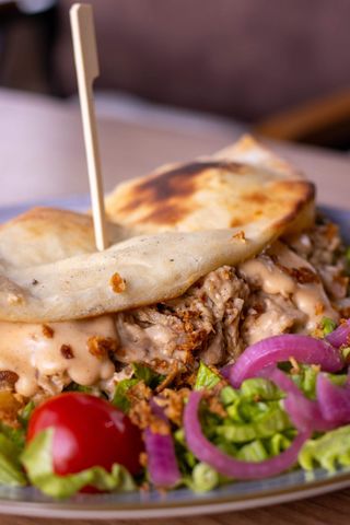 Pulled Spicy Chicken + pomfrit + Coca-Cola