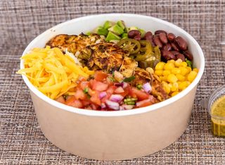 Салата с Кориандрово пиле (290г)