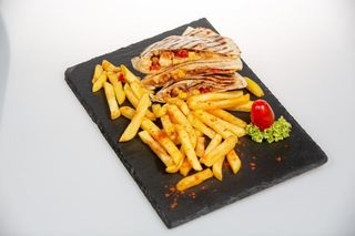 Meniu Quesadilla, cartofi, sos