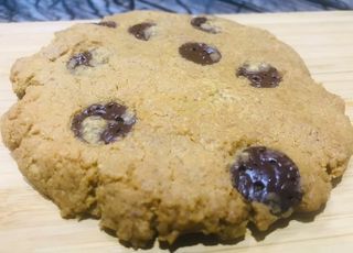 Cookies bez mąki z masłem orzechowym i czekoladą