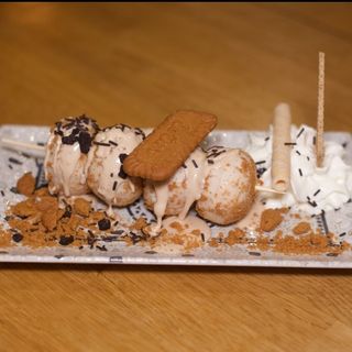 Brocheta de pop relleno de Lotus