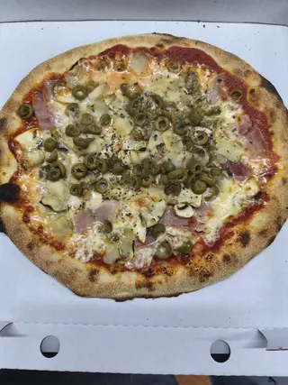 Pizza Especial Capricciosa (28 Cm.)