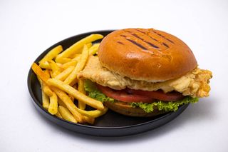 Ангри чикън пилешки бургер