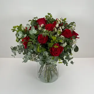 Ramo 12 Rosas Rojas Y Eucalipto