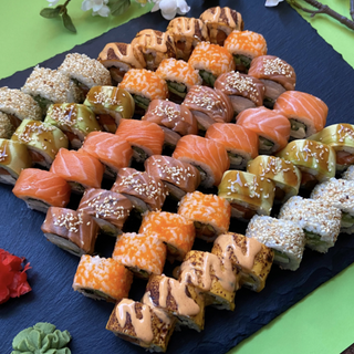 Фірмовий сет-преміум від Шефа Мега Лосось (1485г)