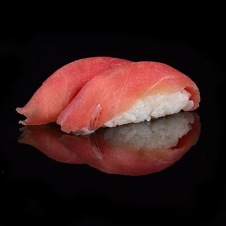 Niguiri De Atún Rojo (2 Uds.)