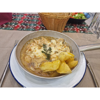 Пиле с гъби и сметана (300г)