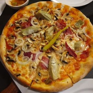 Pizza cuatro estaciones (28 cm.)