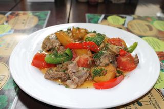 Баранина с овощами по-домашнему 