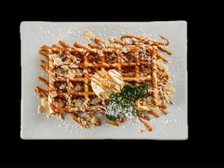 Бельгійська вафля з соленою карамеллю та морозивом 190г