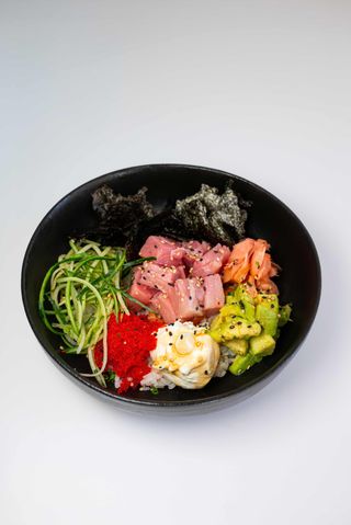 Tuna poke bowl