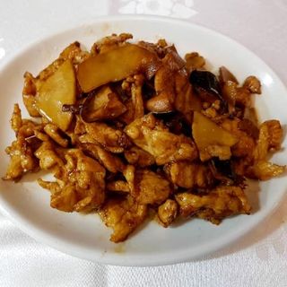 56. Cerdo con bambú y setas chinas