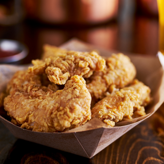 POLLO SUREÑO CON SALSA BBQ WHITE