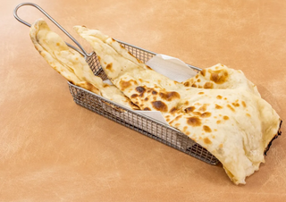 Garlic Cheese Naan / pan con ajo y queso