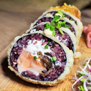 Futomaki CRISPY z łososiem