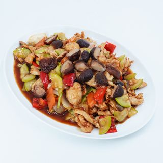 725 Piletina sa kineskim pečurkama i povrćem