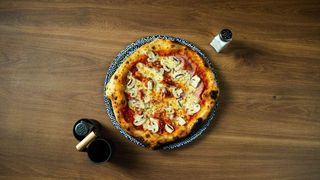 Pizza Capricciosa 32cm + Coca-Cola 0.33l