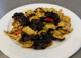 Pui cu urechi de lemn