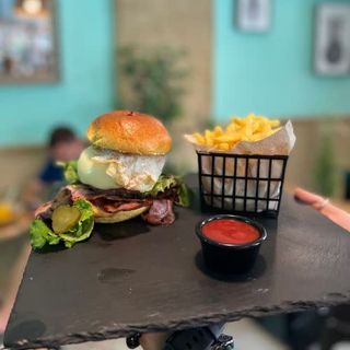 La Mala Burger