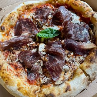 • FUNGHI Y CECINA •