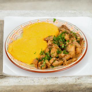 Sote de hribi cu mămăligă (de post)