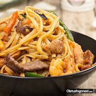 52.Tallarines tres delicias